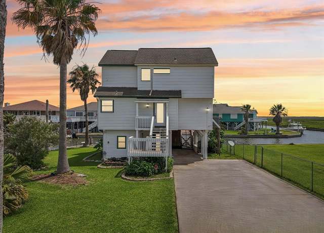 Property at 1671 Blue Water Dr, Freeport, TX 77541, 3 beds, 2.5 baths