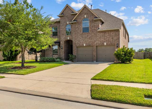 Property at 9907 Sterling Village Dr, Rosharon, TX 77583, 4 beds, 2.5 baths