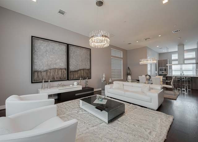 Property at 5919 E Post Oak Ln, Houston, TX 77055, 3 beds, 4.5 baths