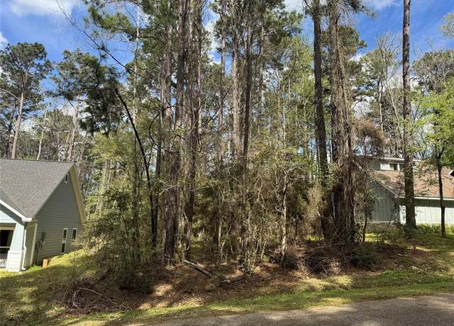 Property at 30 Green Tree Dr, Coldspring, TX 77331