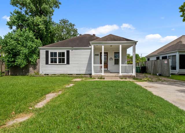 Property at 1922 Des Jardines St, Houston, TX 77023, 4 beds, 2 baths