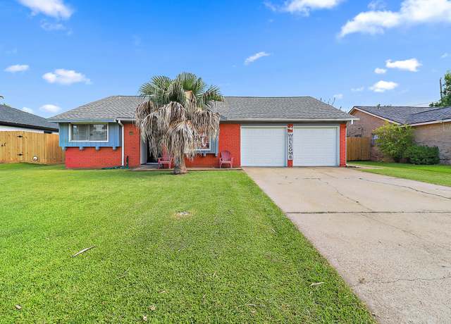 Property at 111 Grantham Rd, Baytown, TX 77521, 3 beds, 2 baths