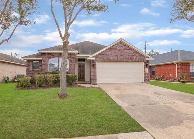 Property at 10522 Pine Meadows Blvd, Baytown, TX 77523, 4 beds, 2 baths