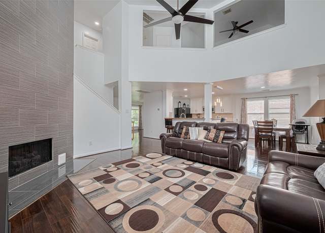 Property at 14212 Rocky Briar Ln, Rosharon, TX 77583, 3 beds, 2.5 baths