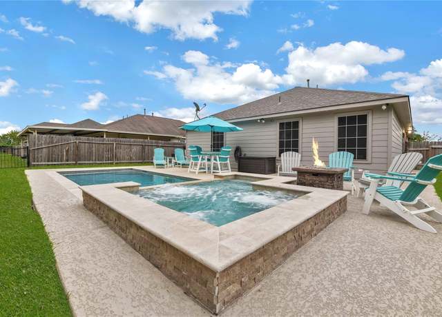 Property at 5519 Cinnamon Lake Dr, Baytown, TX 77521, 3 beds, 2 baths