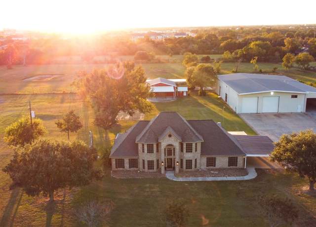 Property at 623 Barkaloo Rd, Baytown, TX 77521, 4 beds, 2.5 baths
