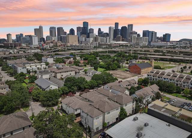 Property at 2209 Bastrop St, Houston, TX 77003, 3 beds, 3.5 baths