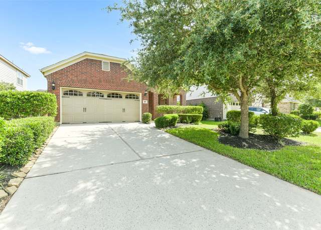 Property at 27 Canterborough Pl, Tomball, TX 77375, 3 beds, 2 baths