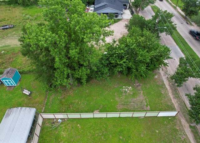 Property at 2422 E Crosstimbers St, Houston, TX 77093