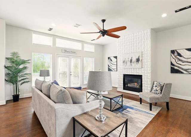 Property at 5340 Darling St Unit A, Houston, TX 77007, 3 beds, 3.5 baths