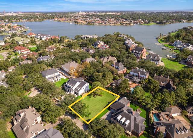 Property at 1314 Bluebonnet Dr, Seabrook, TX 77586