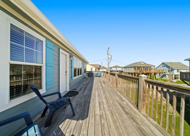 Property at 905 Meynig Dr, Crystal Beach, TX 77650, 3 beds, 2 baths