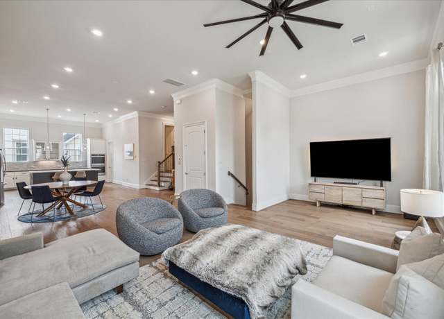 Property at 3606 Lannister Ln, Houston, TX 77055, 3 beds, 3.5 baths