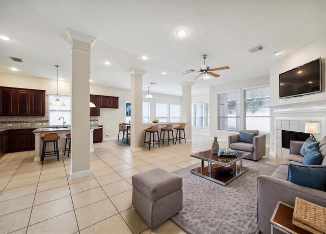 Property at 910 Floriencia St, Sugar Land, TX 77479, 3 beds, 2.5 baths