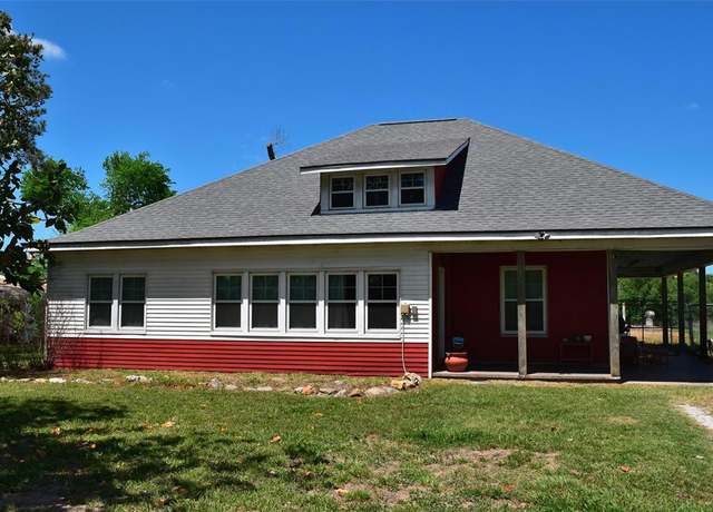 Property at 210 County Road 410, Bay City, TX 77414, 3 beds, 3 baths