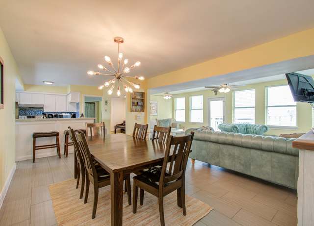 Property at 21225 Gulf Dr, Galveston, TX 77554, 3 beds, 2 baths