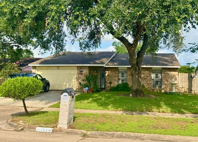 Property at 16203 Rapidcreek Dr, Houston, TX 77053, 3 beds, 2 baths