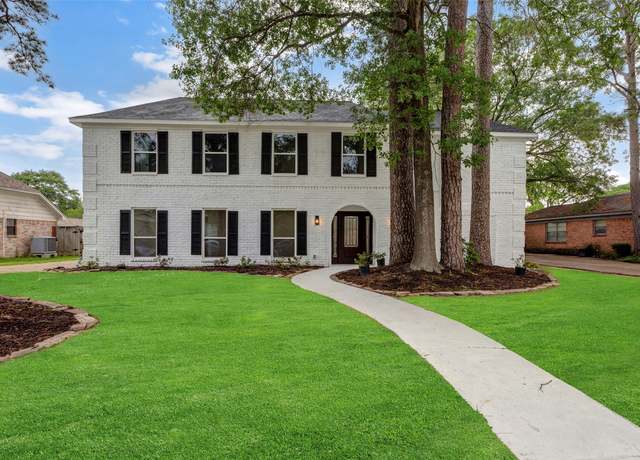 Property at 7707 12th Fairway Ln, Humble, TX 77346, 4 beds, 2.5 baths
