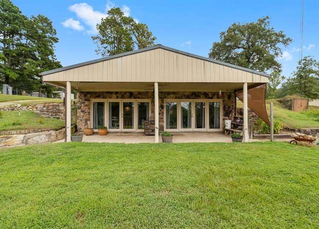 Property at 18 Arrowhead Dr, Huntsville, TX 77320, 3 beds, 1 bath