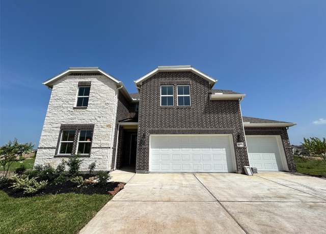 Property at 907 Kingwood Dr, League City, TX 77573, 5 beds, 4.5 baths