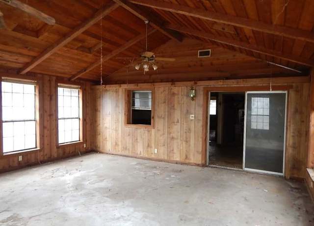 Property at 3960 Hale St, Vidor, TX 77662, 3 beds, 2 baths