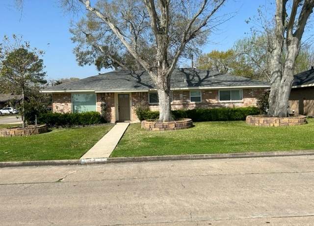 Property at 1132 Mahlmann St, Rosenberg, TX 77471, 3 beds, 2 baths