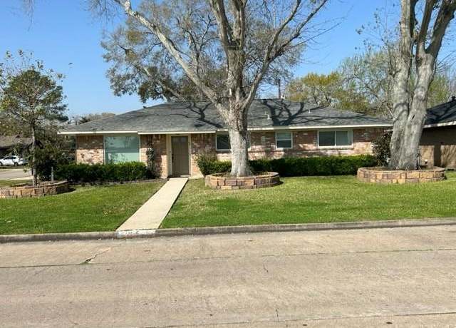 Property at 1132 Mahlmann St, Rosenberg, TX 77471, 3 beds, 2 baths