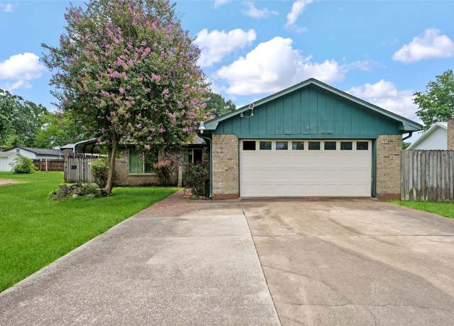 Property at 318 Vera Ln, Liberty, TX 77575, 3 beds, 2 baths