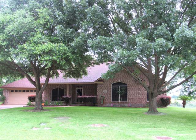 Property at 2400 Brookbend Dr, Brenham, TX 77833, 4 beds, 2 baths