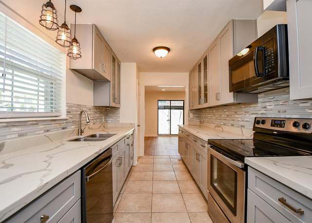 Property at 500 N Post Oak Ln, Houston, TX 77024, 3 beds, 2.5 baths