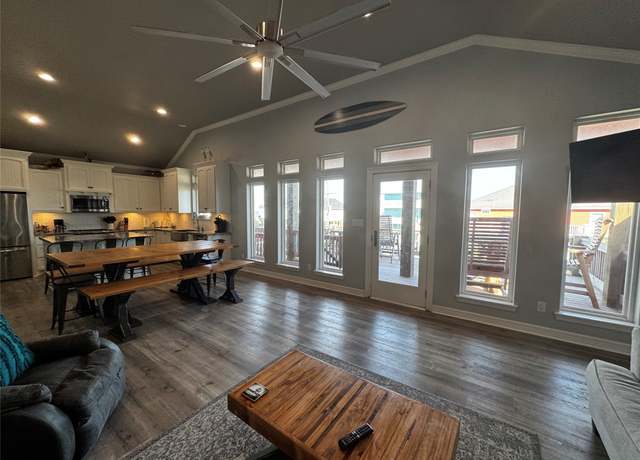 Property at 1819 Redfish Ln, Crystal Beach, TX 77650, 3 beds, 3 baths