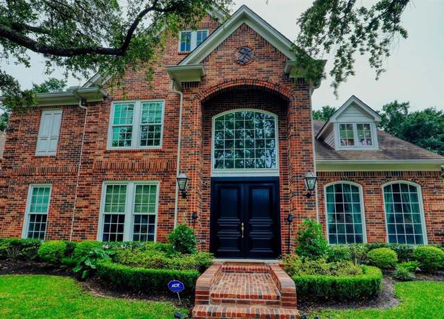 Property at 854 Plainwood Dr, Houston, TX 77079, 4 beds, 3.5 baths