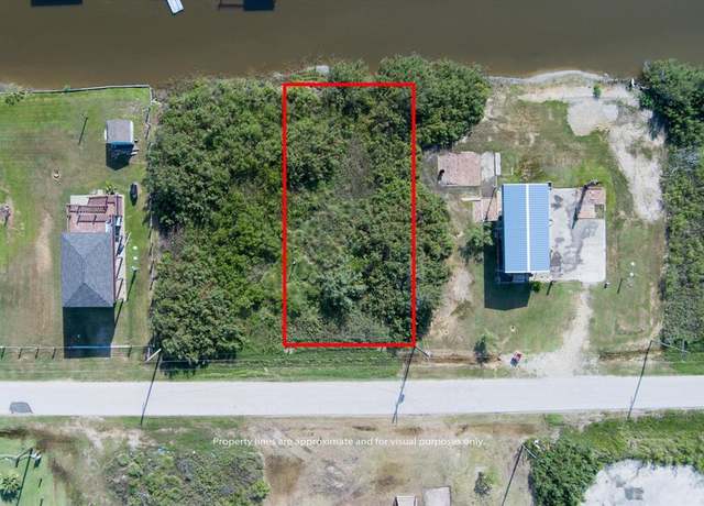 Property at 1067 Mabry, Gilchrist, TX 77617