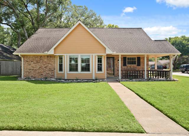 Property at 2101 Rocky Creek Ln, Pearland, TX 77581, 3 beds, 2.5 baths