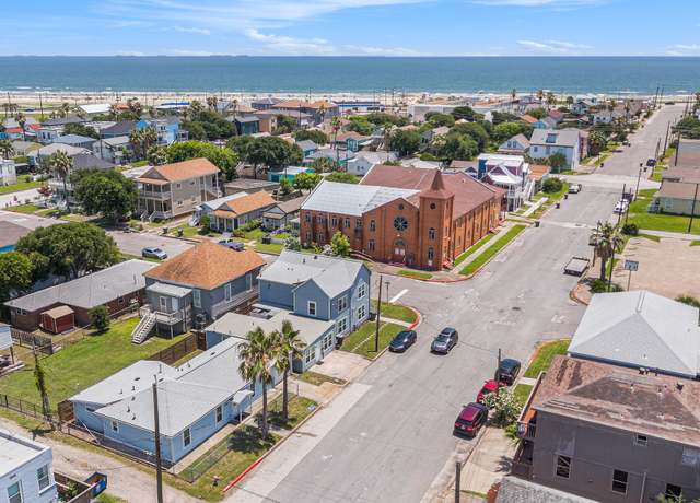 Property at 1014 11th St, Galveston, TX 77550, 4 beds, 3 baths