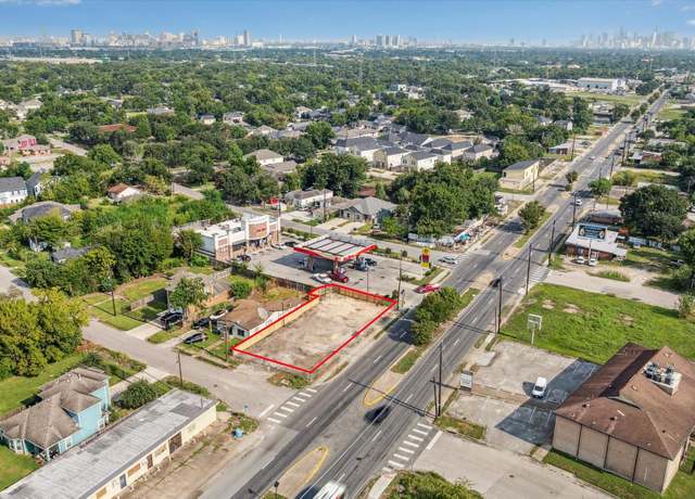 Property at 8108 Cullen Blvd, Houston, TX 77051