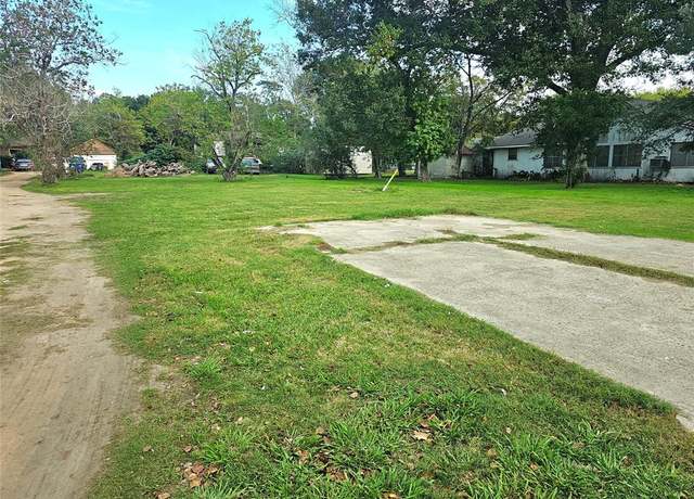 Property at 416 E Stockbridge St, Eagle Lake, TX 77434