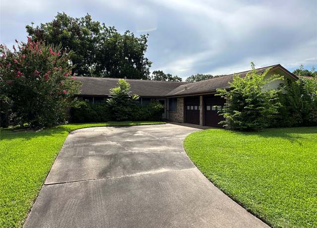 Property at 2310 Woodwind Way, League City, TX 77573, 3 beds, 2 baths