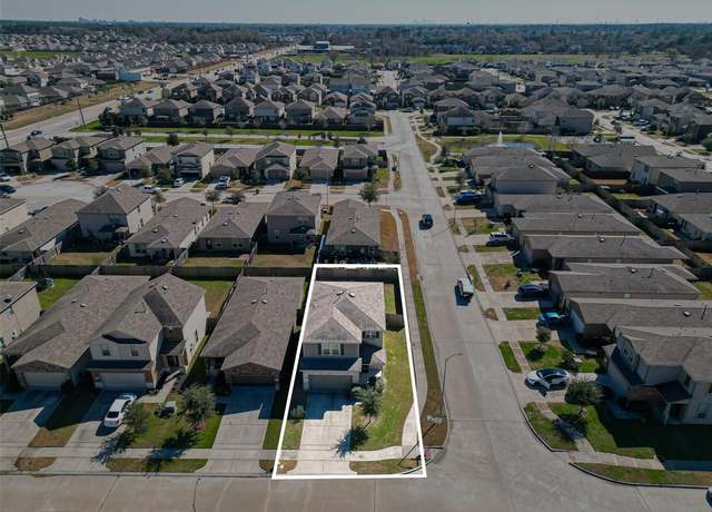 Property at 4435 Champions Landing Dr, Houston, TX 77069, 4 beds, 3 baths