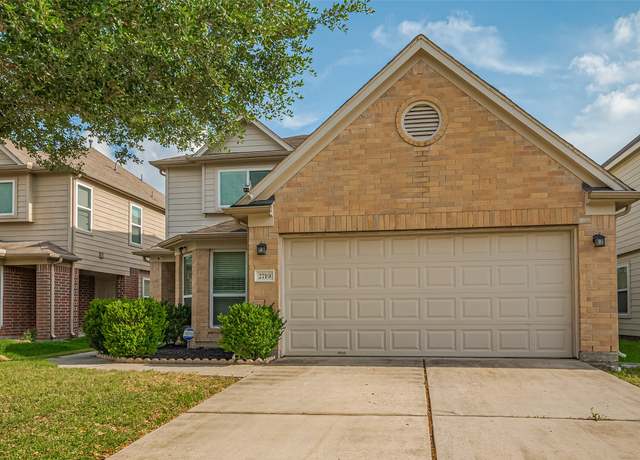 Property at 2719 Magnolia Hill Trl, Houston, TX 77038, 4 beds, 2.5 baths