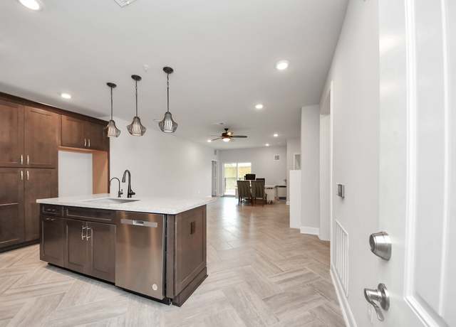 Property at 6804 Westview Dr #3104, Houston, TX 77055, 2 beds, 2 baths