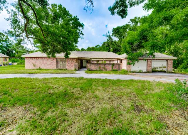 Property at 2109 County Road 353, Brazoria, TX 77422, 4 beds, 2 baths