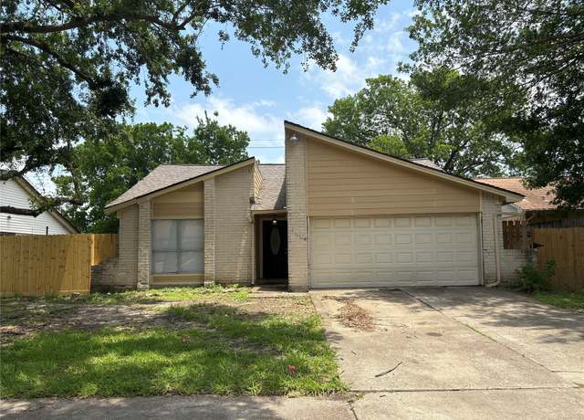 Property at 4934 Deerwood Cir, Baytown, TX 77521, 3 beds, 2 baths