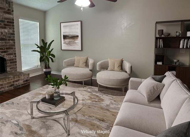 Property at 5 Lazybrook St, Angleton, TX 77515, 3 beds, 2 baths