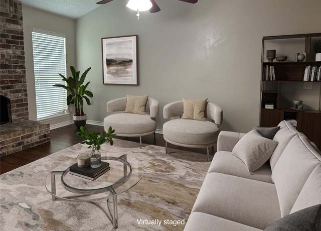 Property at 5 Lazybrook St, Angleton, TX 77515, 3 beds, 2 baths