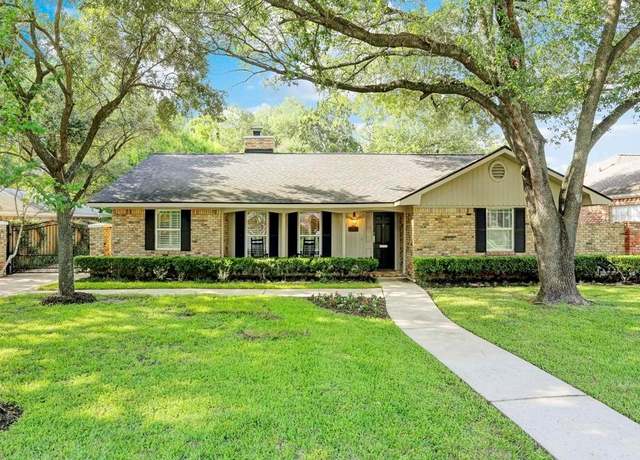 Property at 7506 Creekwood Dr, Houston, TX 77063, 3 beds, 2 baths