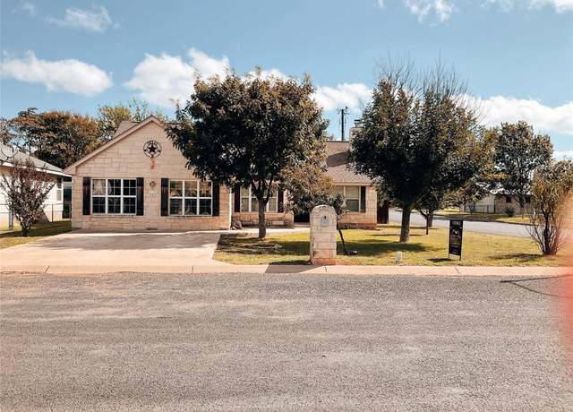 Property at 201 Green Oaks Loop, Fredericksburg, TX 78624, 2 baths