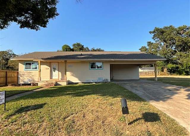 Property at 2519 Maple St, Liberty, TX 77575, 3 beds, 2 baths