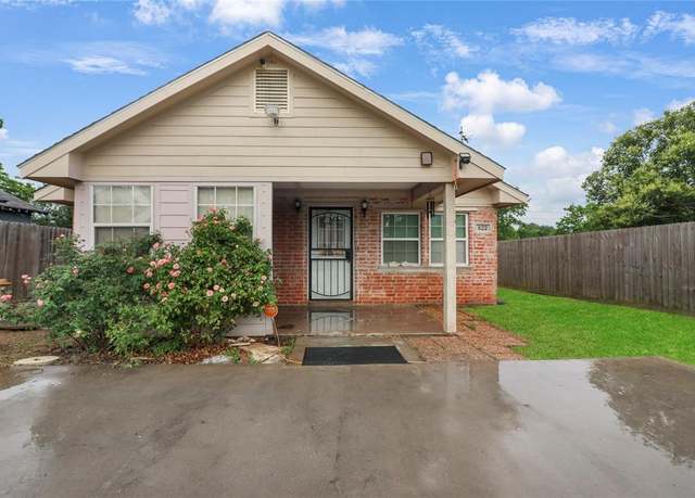 Property at 622 19th St, Hempstead, TX 77445, 3 beds, 2 baths