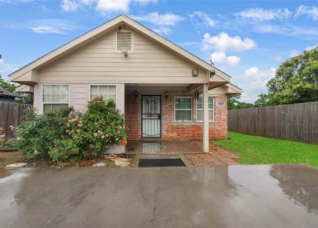 Property at 622 19th St, Hempstead, TX 77445, 3 beds, 2 baths